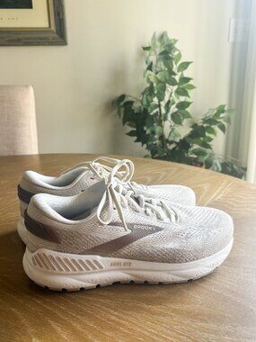 Brooks Ariel GTS 24 Extra Wide Width (2E) Size 9.5 Coconut/Chateau/Portabella